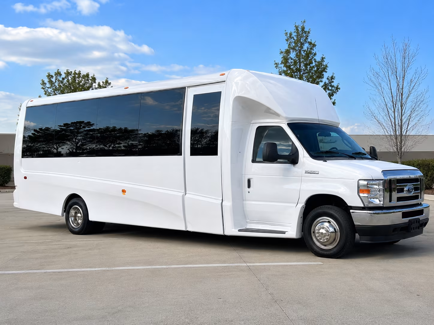 choosing the right bus size for your peoria wedding guest shuttle