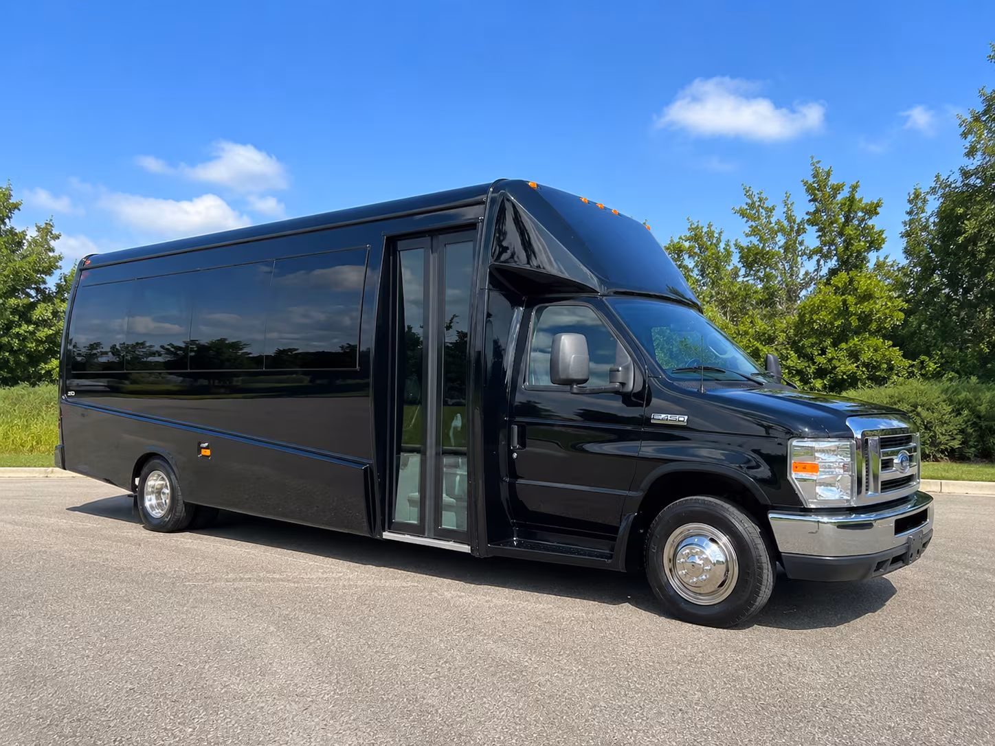 goodyear short and long distance charter bus rentals for goodyear teams and fans
