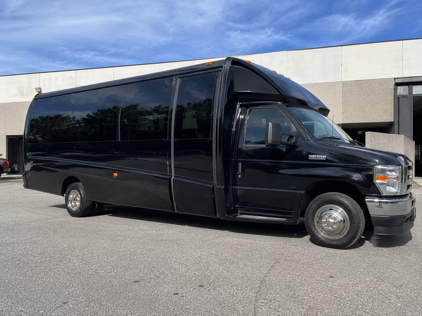 peoriacharterbuscompany com is ready to get your group to the phoenix zoo and desert botanical garden