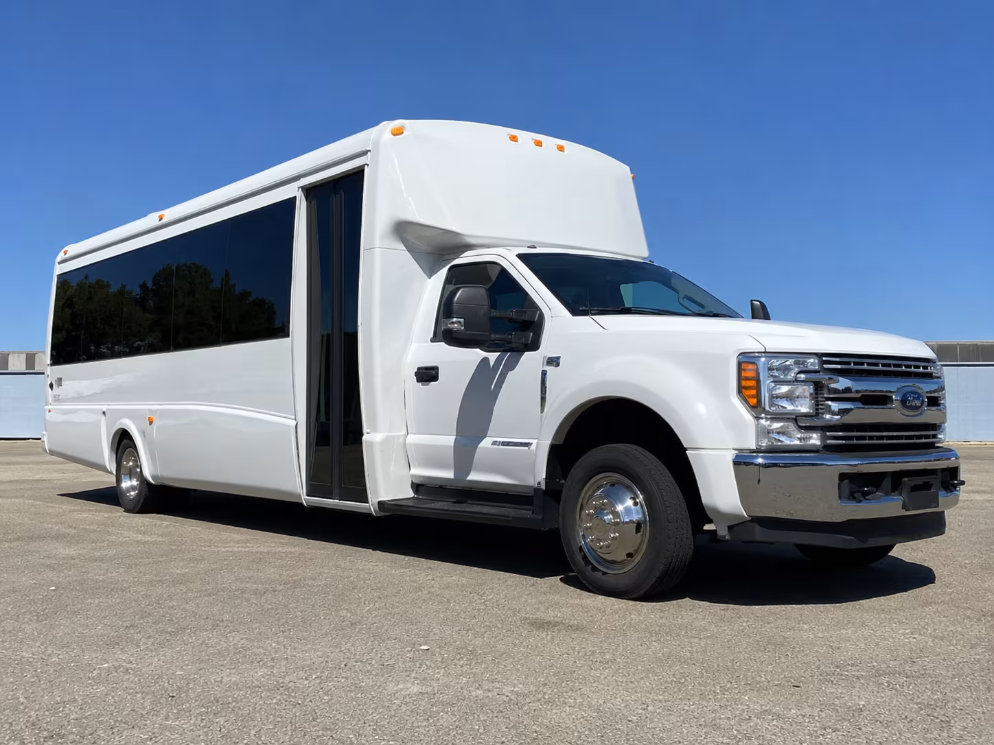 phoenix ride to the dance in style with phoenix prom bus rentals